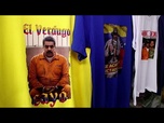Replay Des migrants vénézuéliens au Pérou vendent des T-shirts du président Maduro arrêté