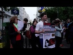 Replay France : des manifestants se rassemblent devant CNews pour dénoncer l'influence présumée du Kremlin