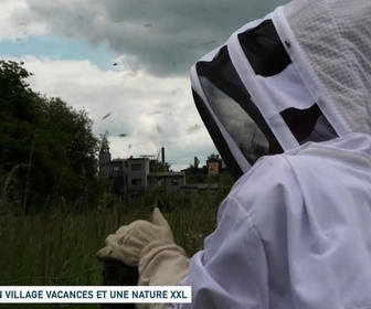 Replay Un jour, un doc - Un village vacances et une nature XXL