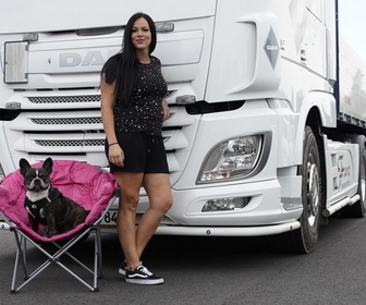 Replay Camions XXL : les reines du volant - S4E12 - Episode 6 - Partie 2