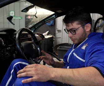 Replay Top Mecanic : 5 jours pour restaurer une épave - S6E37 - Jour 2 - Le retour des héros