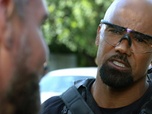 Replay S.W.A.T. - S01 E22 - La famille