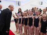 Replay Pourquoi Poutine pose-t-il avec des enfants ? - Le dessous des images