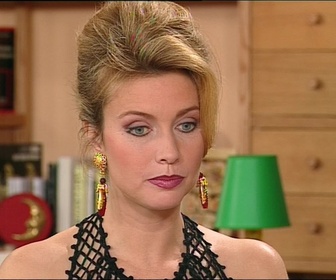 Replay Les filles d'à côté - S03 E01 - La leçon de séduction