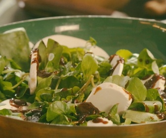 Replay Petits Plats en équilibre - Salade de ravioles frites et cresson