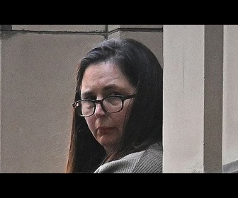Replay Une Australienne reconnue coupable d'un triple homicide après avoir servi des champignons vénéneux