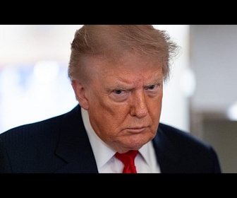 Replay Donald Trump impose des droits de douane jusqu'à 100% sur l'importation de certains drones