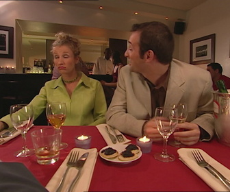 Replay Un gars, une fille - S2E39 - Dînent avec leur psy