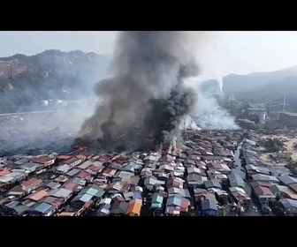 Replay Un violent incendie en Malaisie détruit des centaines de maisons et déplace des milliers d'habitants