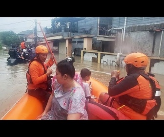 Replay Inondations éclairs et glissements de terrain font des dizaines de morts en Indonésie
