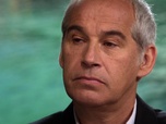 Replay Enquêtes réservées - S05 E01 - Eaux troubles